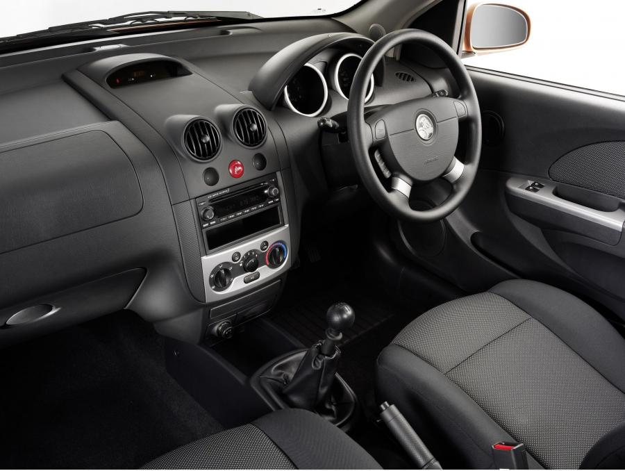  Holden Barina 3-Door 2005 года  (фото 14 из 21)